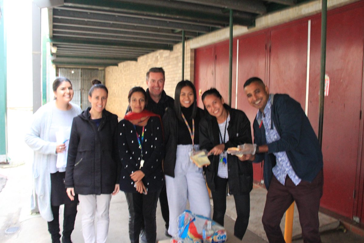 SarahRedfernHS's tweet photo. BBQ'in &amp; chit-chattin' all things goals &amp; support for our Aboriginal students at Sarah Redfern Public &amp; Sarah Redfern High's PLP BBQ afternoon. @camthomson16 @Mr_Camilleri91 @karina_formosa @SarahRedfernHS @SarahRedfernPS @LyndyClowry @bartonmd70 #AboriginalEducation https://t.co/pyfI6LeXjT