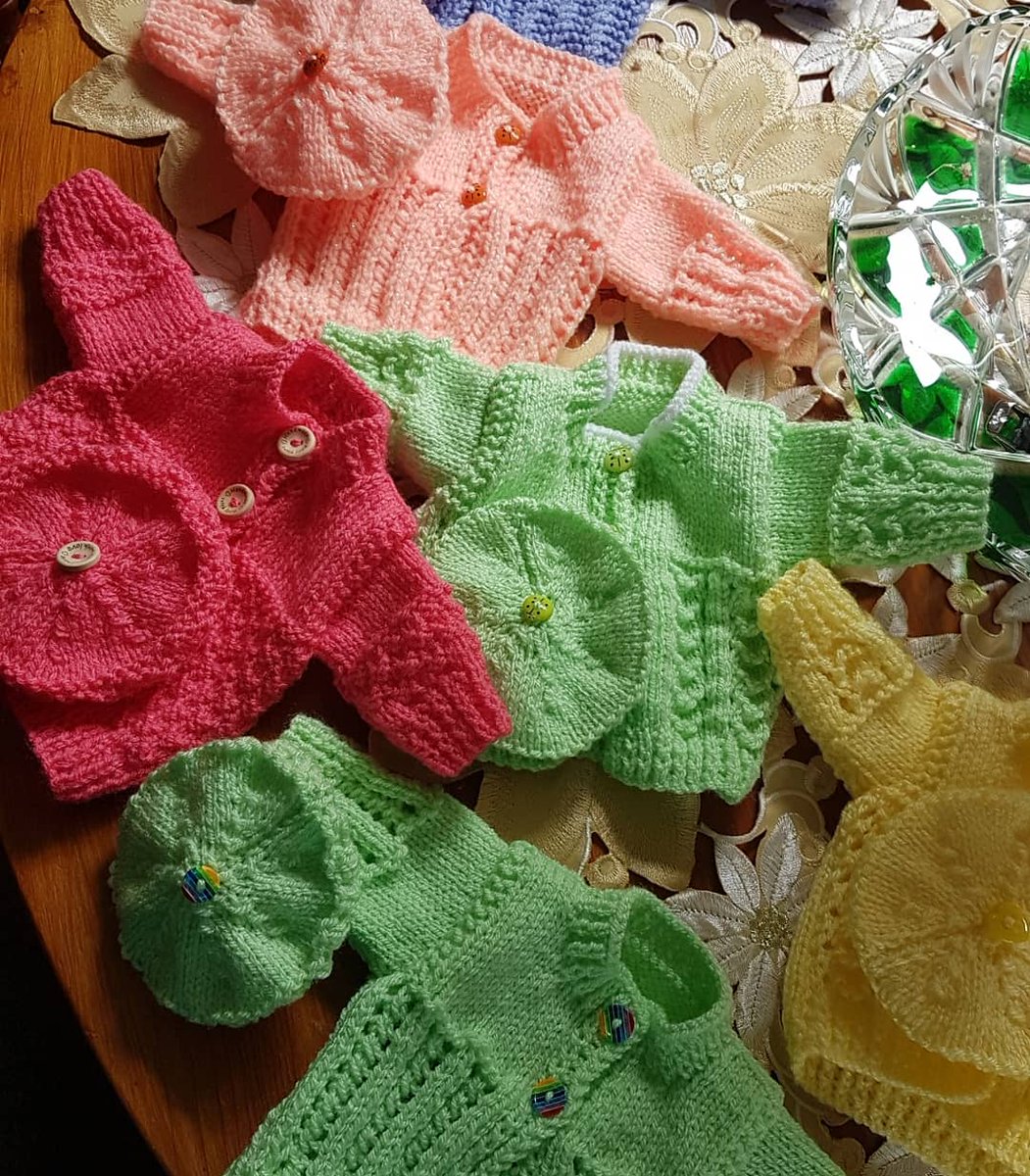 FluffyKnittens's tweet photo. Thanks to selling another few #preemie outfits, all these beautiful sets are ready to donate to the local hospital 😻 which one is your favourite? We just love the pink! 

All our preemie sales go towards making and donating to the hospital 😸

#charity #ukcraftershour #etsy https://t.co/FviIAxFQDE