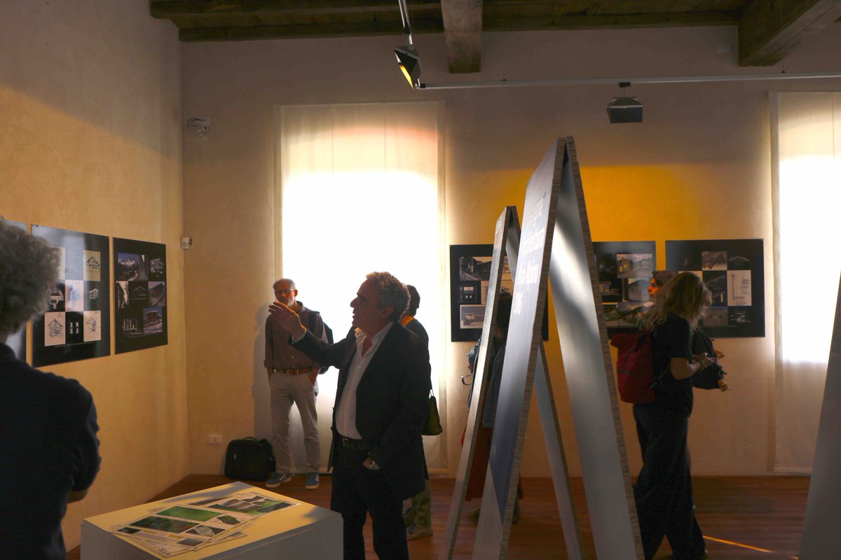 regis_daniele's tweet photo. Un’appuntamento imperdibile per gli amanti della #montagna! Quattro #esposizioni al #Filatoio @Comune_Caraglio la @provinciacuneo come riferimento internazionale! #Rassegna #Architetti #Arco #alpino, Dalla #Tradizione alla #Bioarchitettura #alps e #workshop @PoliTOnews https://t.co/ga3ZE4bLGZ