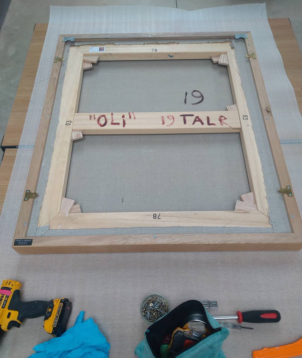 _art_on_sea's tweet photo. ...very few things are more exciting than the back of a canvas...the anticipation of the work on the other side is making this sunny Monday sing! 🖤#exciting #TalR #HastingsContemporary #installweek #Hastings #gallery #ArtOnSea #contemporaryart #modernart #comingsoon #art https://t.co/K8tzGSJ0Ur