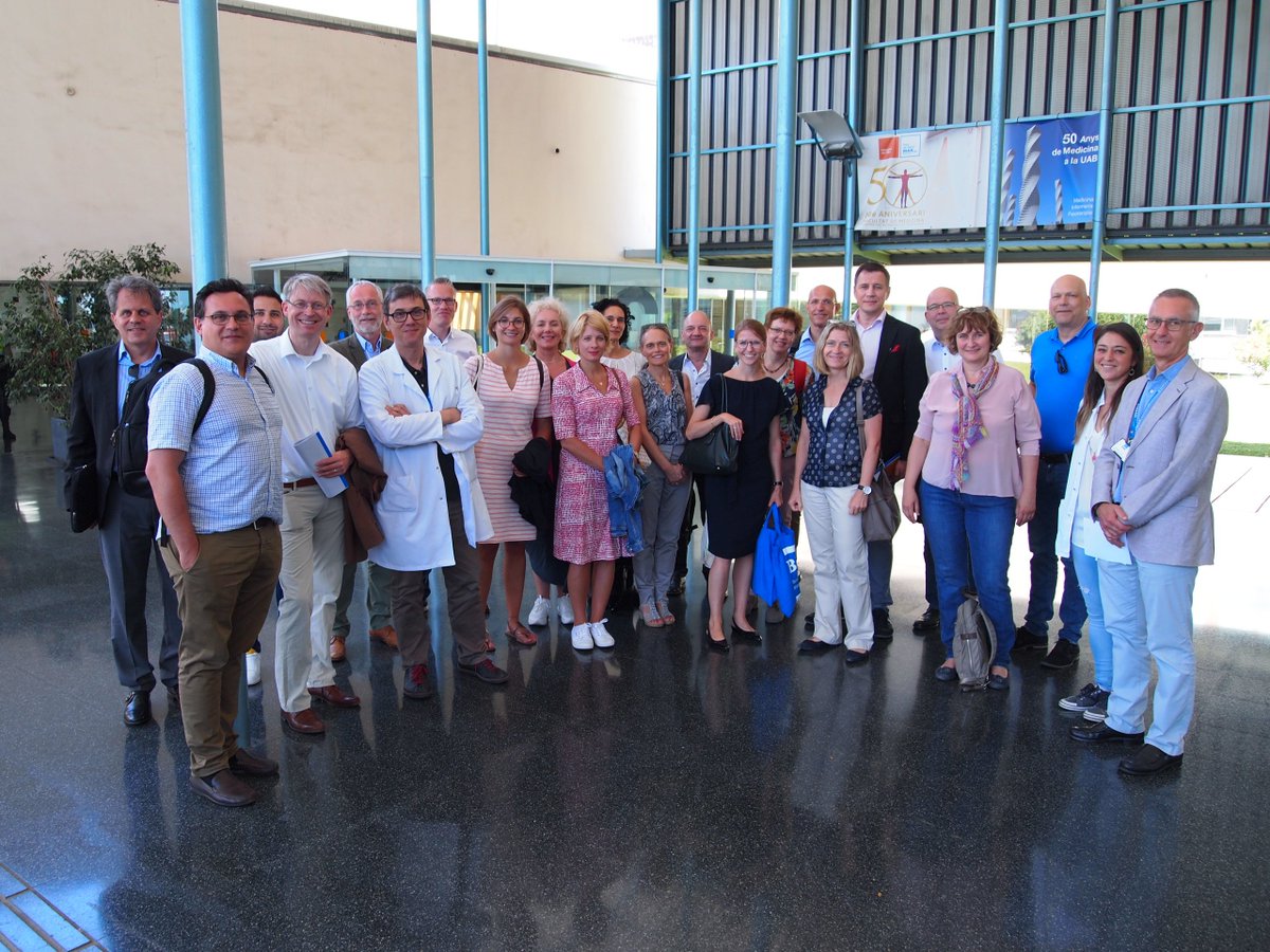 Avui ens visita una delegació de @BMC_eV, procedent d'#Alemanya, per conéixer el model de gestió de l'<a href="/hospitaldelmar/">Hospital del Mar</a>. Willkommen!