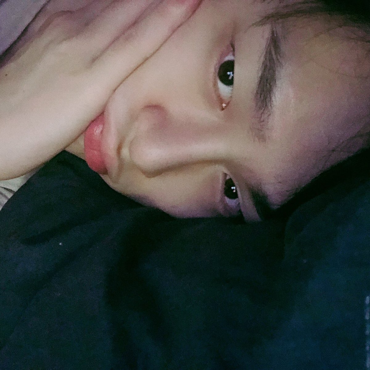 VIINIHBofficial's tweet photo. [From.Bin 💌] 

내일의 토끼를 위해 
빨리 자자😴 https://t.co/GpbhYx11KD