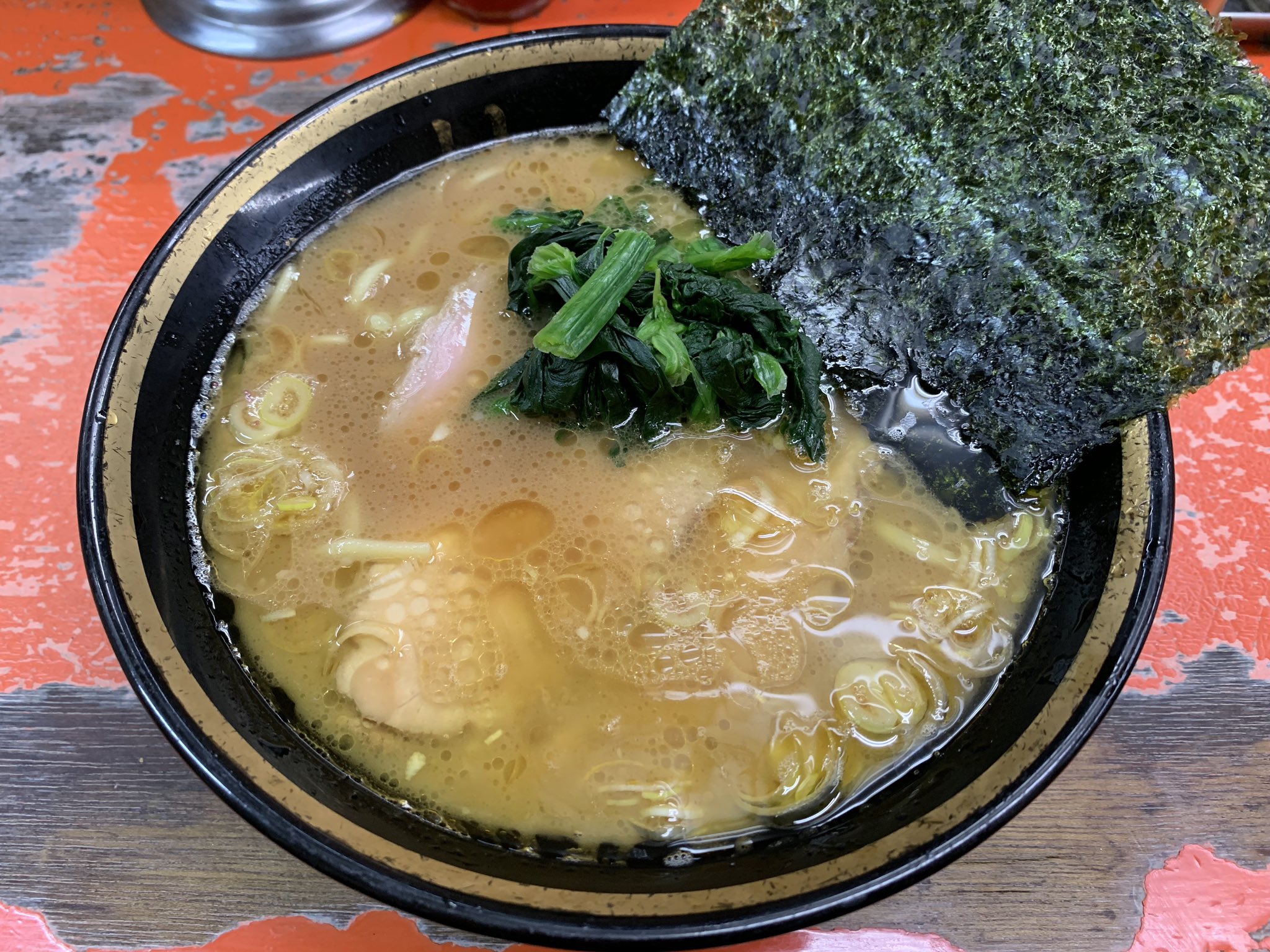 まーくん Go To Eat Ramen ラーメン 林家 木更津 ラーメン 並 6 17夜 吉村家 本牧家 六角家 横濱家 介一家の系譜 千葉県に初めて家系ラーメンを持ち込んだ店 感謝しかない 醤油ダレの勝った醤油豚骨 デフォで鶏油多め 酒井の麺 まるで まーくん Go To Eat Ramen ラーメン 林家 木更津 ラーメン 並 6 17夜 吉村家 本牧家 六角家 横濱家 介一家の系譜 千葉県に初めて家系ラーメンを持ち込んだ店 感謝しかない 醤油ダレの勝った醤油豚骨 デフォで鶏油多め 酒井の麺 まるで