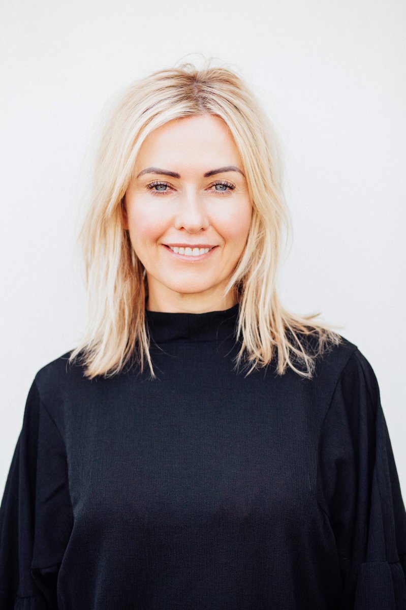 socialtailsmktg's tweet photo. Want to find out more behind the force of award winning PR and #socialmediamarketing Agency @MirrorMePR and host of the Equestrian Blogger/Vlogger of the Year Awards? Then head over to ➡️ https://t.co/BIYyqXsPWN where we chat with Ashley Rossiter 🌟 😊 🏆#marketing #blog #haynet https://t.co/rXQLMcjt6O