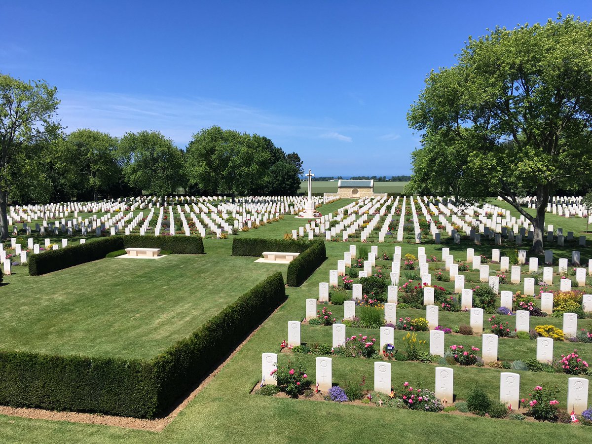 Foyley111's tweet photo. #CanadianCemetery #Juno #D-Day75 ๐จ๐ฆ๐ซ๐ท๐ฌ๐ง https://t.co/PESdkLxNay