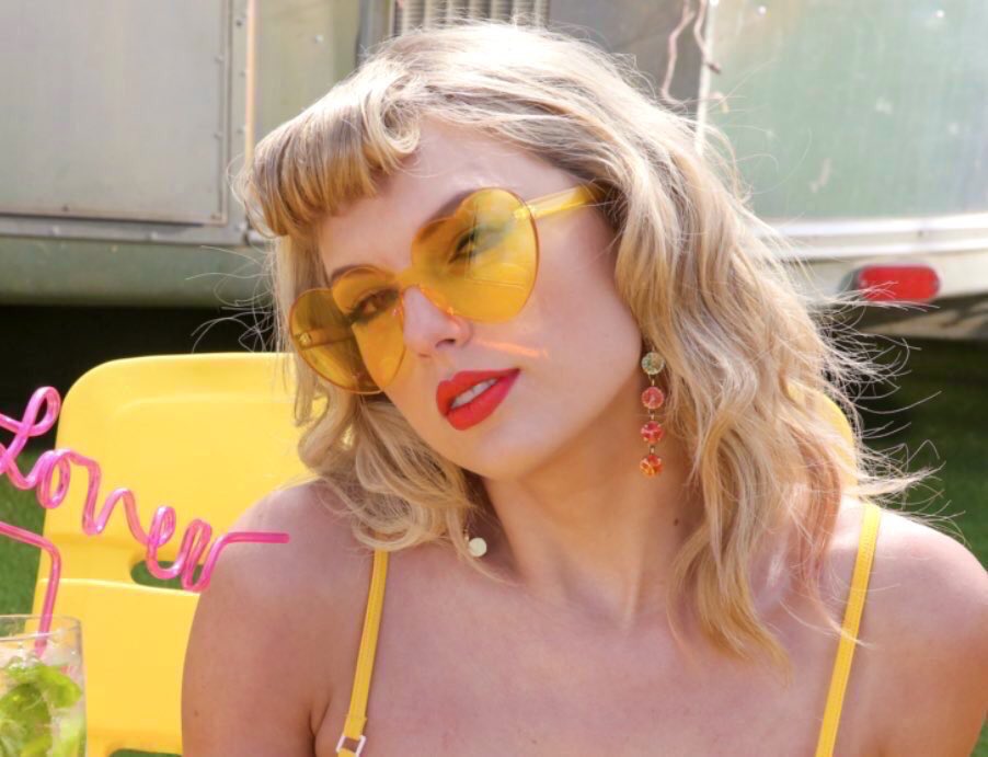 Taylor Swift Polls On Twitter Omg The Straw Says Lover Thats Taylor Swift Polls On Twitter Omg The Straw Says Lover Thats