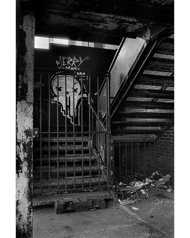 NilsScarbro's tweet photo. Praktica BC1, Tamron Adaptall-2 28mm f/2.5
Lomo Lady Grey ISO 400, Rodinal 1+50 10min
#lomography #LadyGrey400 #HeyLomography
#blackandwhitephotography
#filmphotography #bnwphotography #believeinfilm
#selfdevelopedfilm #bwfilm
#blackandwhitefilm #bnw
#blackandwhite
#reddita… https://t.co/0DgnFne5dI