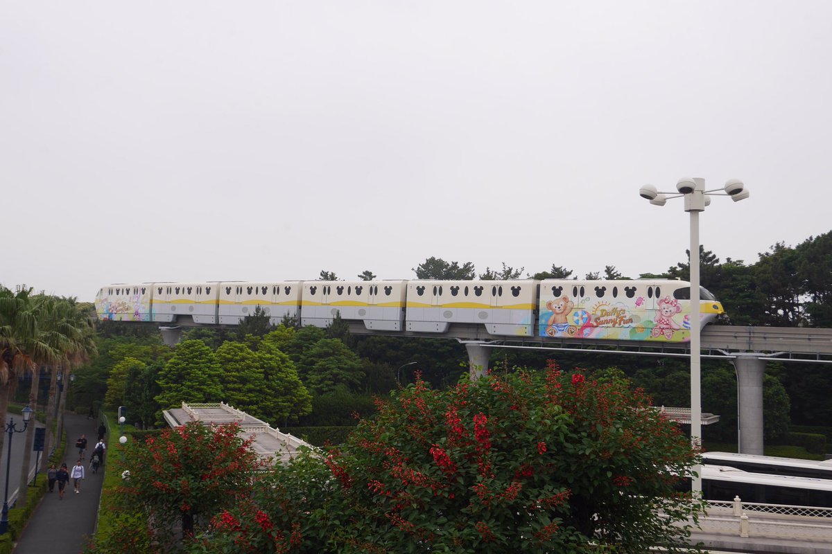 真 まこと 東京駅で 京葉線直通武蔵野線5系に乗車し 向かった先は舞浜駅 今回の目的は こちらでの撮り鉄 違う 今にも雨が降り出しそうな空模様の中 ディズニーリゾートラインのラッピング電車 ダッフィーのサニーファン ライナー に遭遇 真 まこと 東京駅で 京葉線直通武蔵野線5系に乗車し 向かった先は舞浜駅 今回の目的は こちらでの撮り鉄 違う 今にも雨が降り出しそうな空模様の中 ディズニーリゾートラインのラッピング電車 ダッフィーのサニーファン ライナー に遭遇