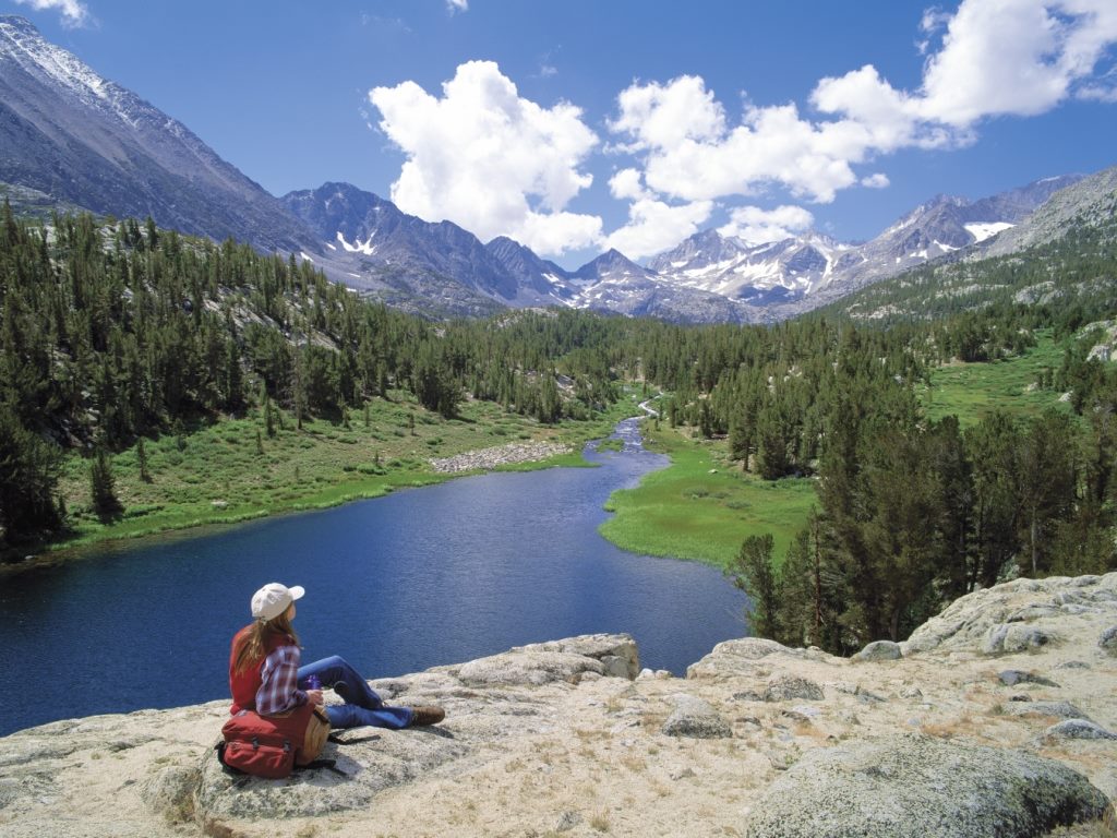 ハイシエラのマンモスレイク<a href="/visitmammoth/">Mammoth Lakes Tourism, California</a>は、季節ごとの美しい絶景と共に、ハイキング、スキー、スノーボード、カヤック、スケートボードなど、一年をとおして様々なアクティビティがたのしめます！
bit.ly/2UJd51b