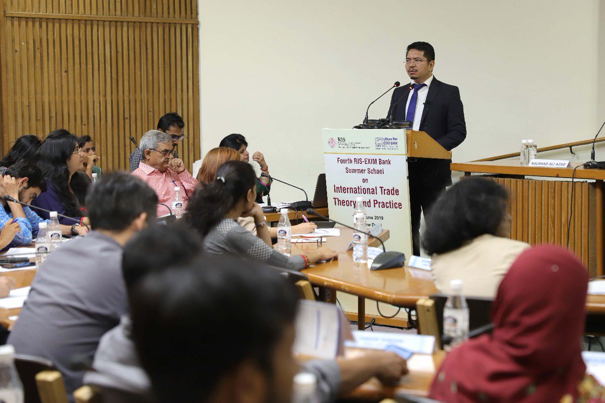 RIS_NewDelhi's tweet photo. Day 8 : Third lecture of the day by Mr. #VanlalruataFanai, AGM,@IndiaEximBank  on #CountryRiskAnalysis with participants at 4th @RIS_NewDelhi @IndiaEximBank #summerschool on #InternationalTrade theory and practice. @Sachin_Chat @sabya_saha @kamleshg841 https://t.co/4qoKxd0iFY