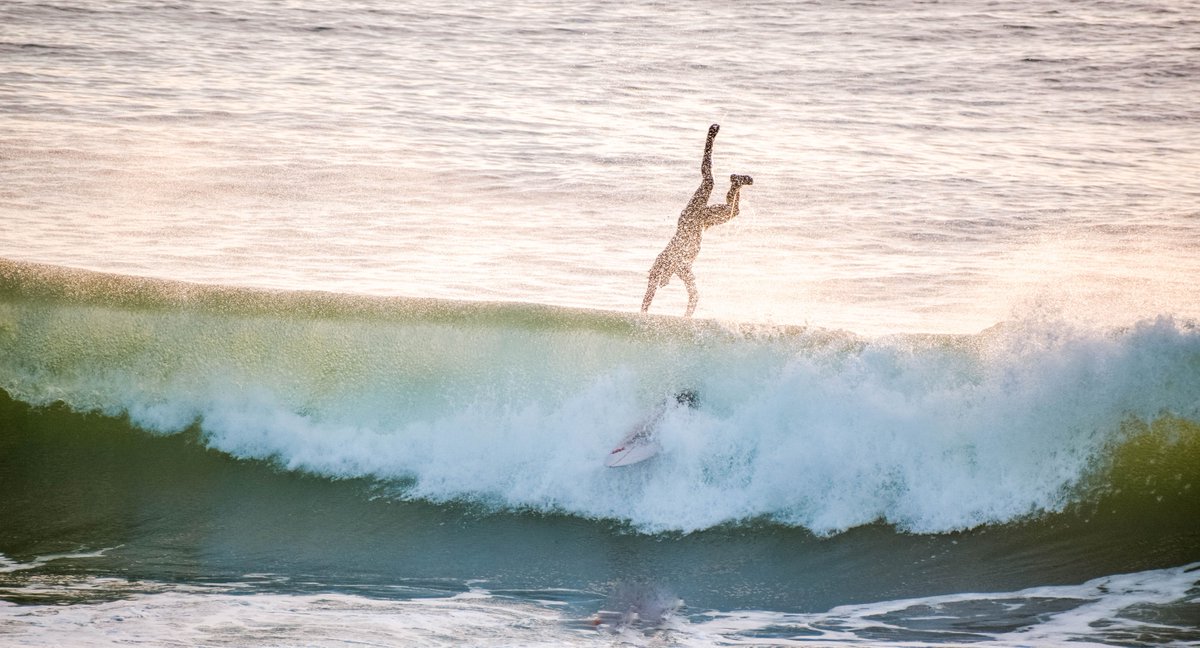 Solidsurfhouse's tweet photo. Keep smiling and enjoy your day surfers! 🤙🏽 🐬 🌊  #solidsurfhousemorocco #diveintothewater https://t.co/1PLXq97oIc