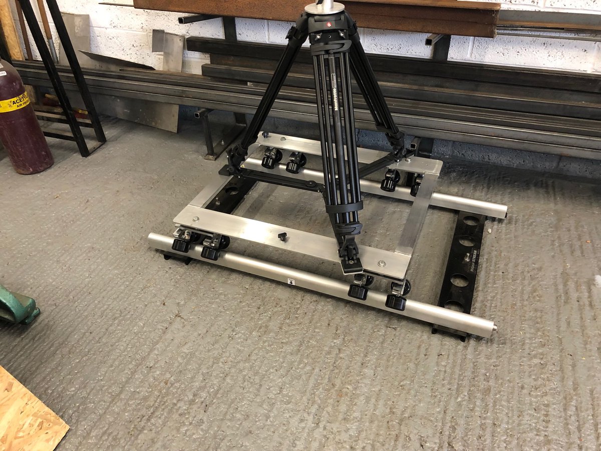Ruttersprinting's tweet photo. @ruttersuk little modification #tripod #track @proaimshop for #photography of #carpet to improve accuracy of direction https://t.co/OG9DRz5uLJ the leading supplier of #historic #drugget https://t.co/x3vpsdsc1W