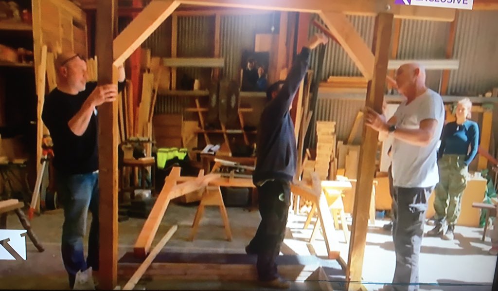 BlackpoolProm's tweet photo. Great reporting @mrmikecowan @vicderbyshire #BBCof #OffGrid I thought I was watching ‘New lives in the Wild’ @Benfogle #Pembrokeshire @centre_alt_tech #Watkinson #Family #Vets #BeeView #Farm Details https://t.co/iYnMZtP9tZ https://t.co/Jp3TWeYs5y
