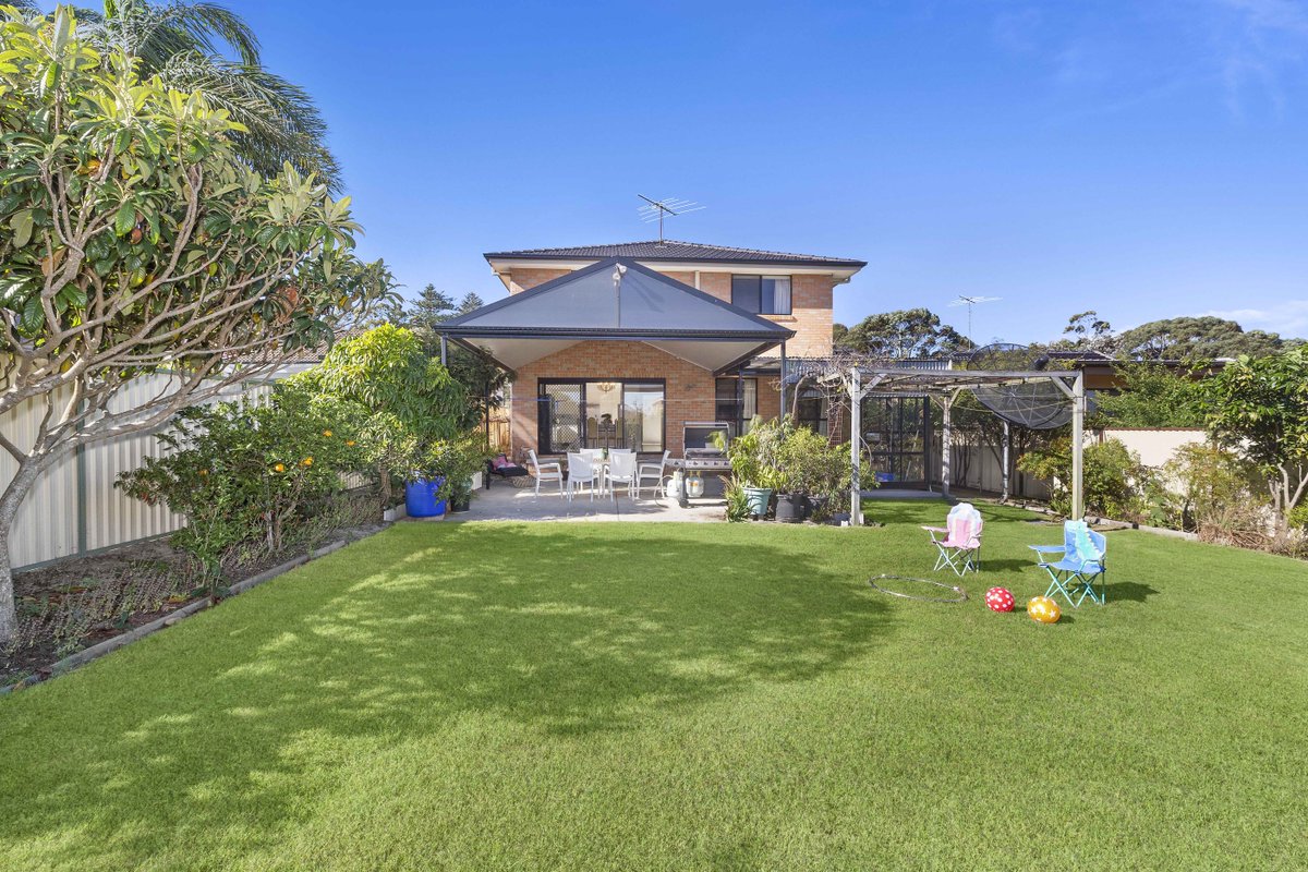Mint360property's tweet photo. Looking for a family home with room for everyone? 1239 Anzac Parade, Chifley is a grand entertainer on a vast 720sqm of level lawns and gardens. Visit https://t.co/GfSMwyUGVl to view this wonderful home.
#realestate  #property #sydneyrealestate #mint360property #kikibermudez https://t.co/5RvLBnEdkT