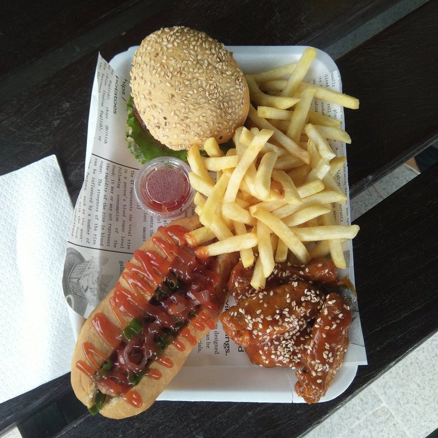 FoodGatsby's tweet photo. You live in Abuja and you haven't tried the Full Platter? Pre-Order now on https://t.co/tlWE5RblSH :: Call or Whatsapp - 234.907.801.2572 so we can get you sorted. Delivery is all round Abuja!!
#monday #food #lunch #motivation #fullplatter #abuja #foodie #tuckshop @Tuck_shop_ https://t.co/fmRXCwmus4