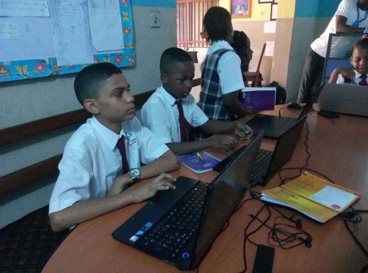 Mezicko_SNL's tweet image. Build them while they&apos;re still young  #teencoders club