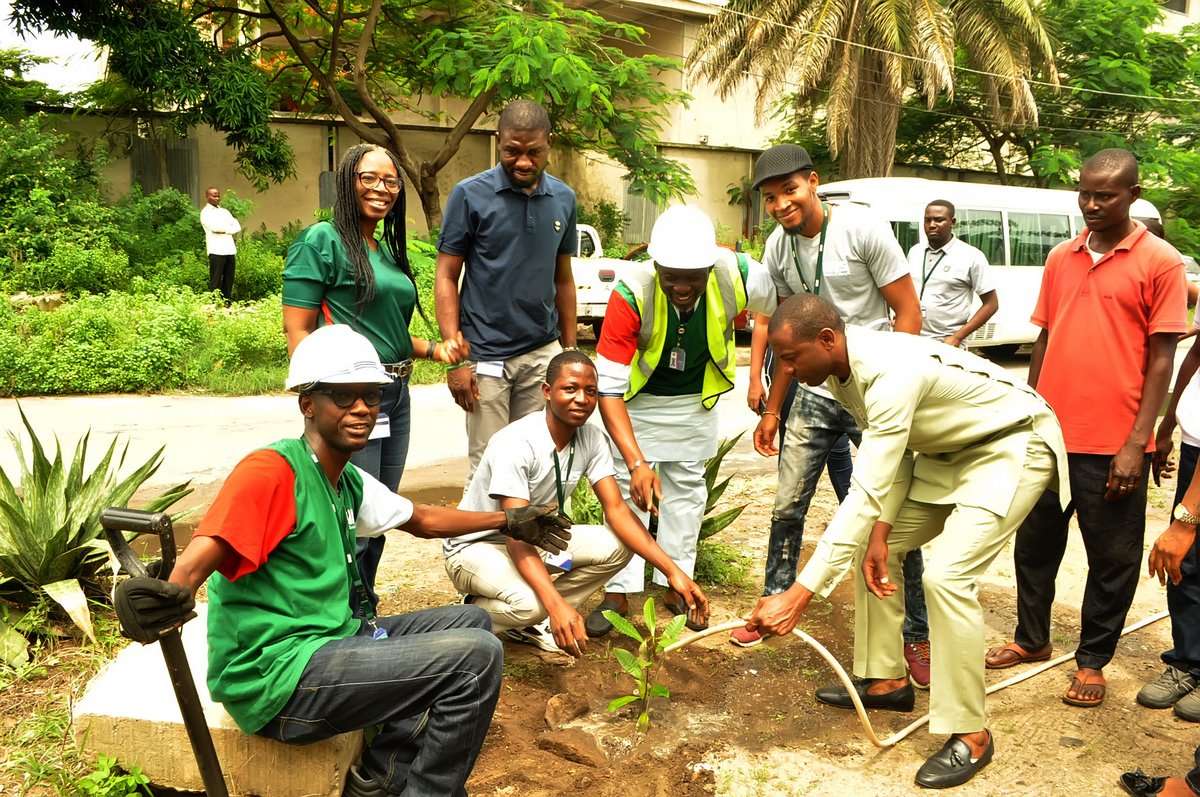 IHSTowers's tweet photo. Recently, in commemoration of #WorldEnvironmentDay, @IHSTowers Nigeria contributed to panel discussions organized by the @ncfnigeria, UNIC and other corporates around innovative ways to #beatairpollution and planted trees around IHS Towers' site locations https://t.co/QCrksqNjON