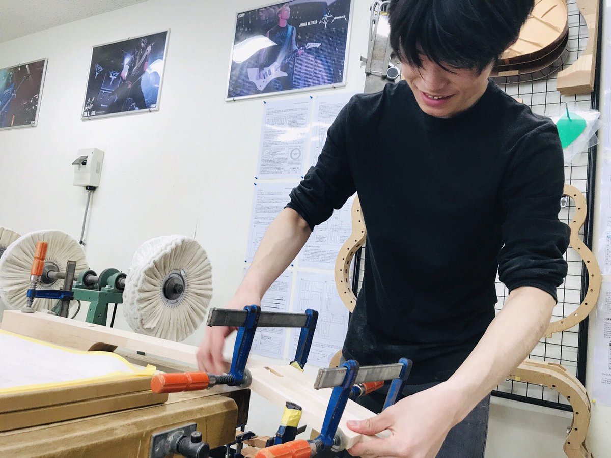 midori_gt's tweet photo. .#LOVEBITES #midori×#GCA コラボギター、私の渡欧中も順調に着々と作業が進んでいます✨🎸最大の難関と言っていたインレイもカッコよく仕上がっていて感激!ต( ິᵒ̴̶̷̤́ᆺ⃘ᵒ̴̶̷̤̀ )ິต✨次回来校が楽しみです!!
#ESPGuitars https://t.co/9dtdSk7hVR