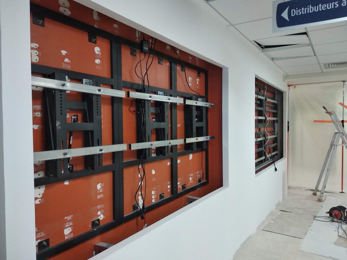 A2Display tweet media