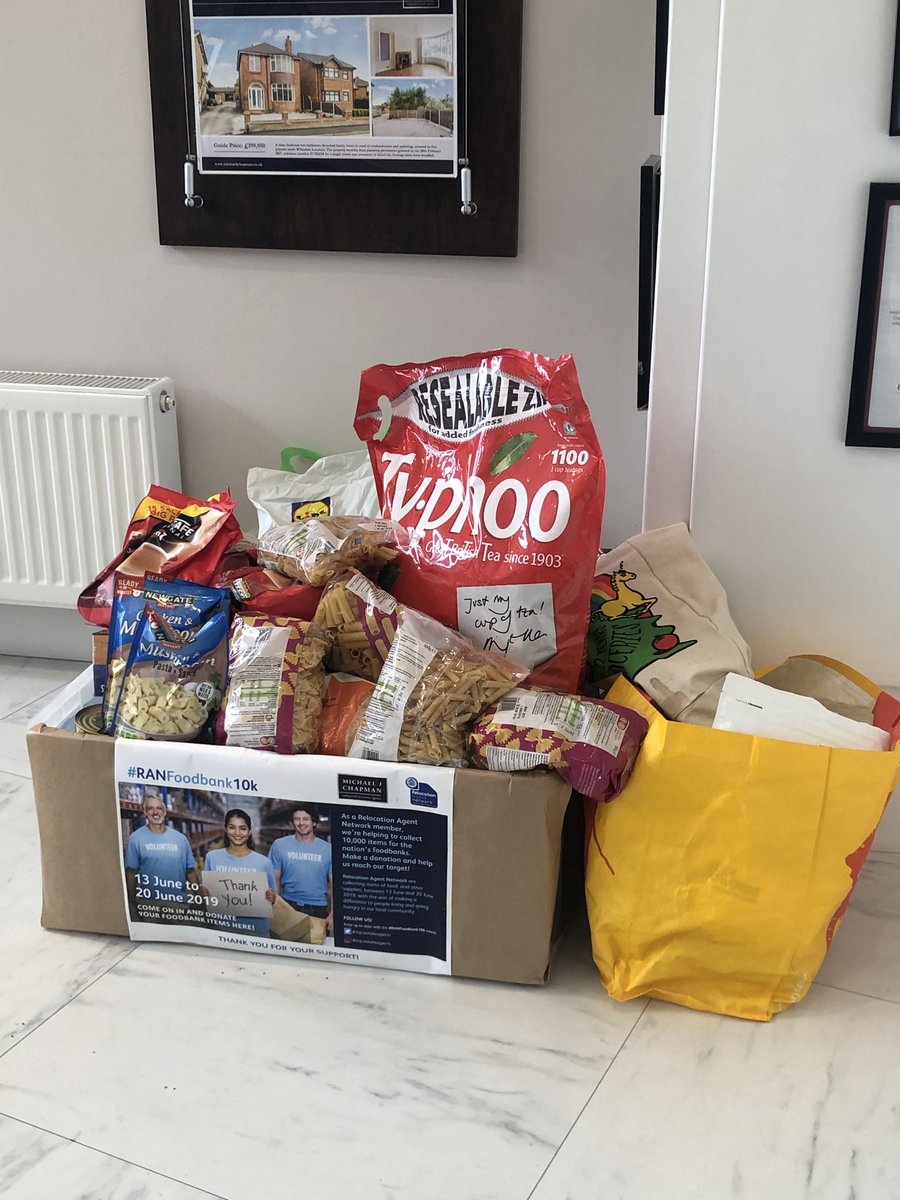 mjcestateagents's tweet photo. Lots of items coming in for the #RANFoodbank10k a huge thank you to those who have contributed so far👏👏. We still have 3 days left and are in need of the following items. Tinned food, Dried Foods, Cereals, Tinned Meat &amp; Fish and Hygiene products. https://t.co/iJztiV4fwr