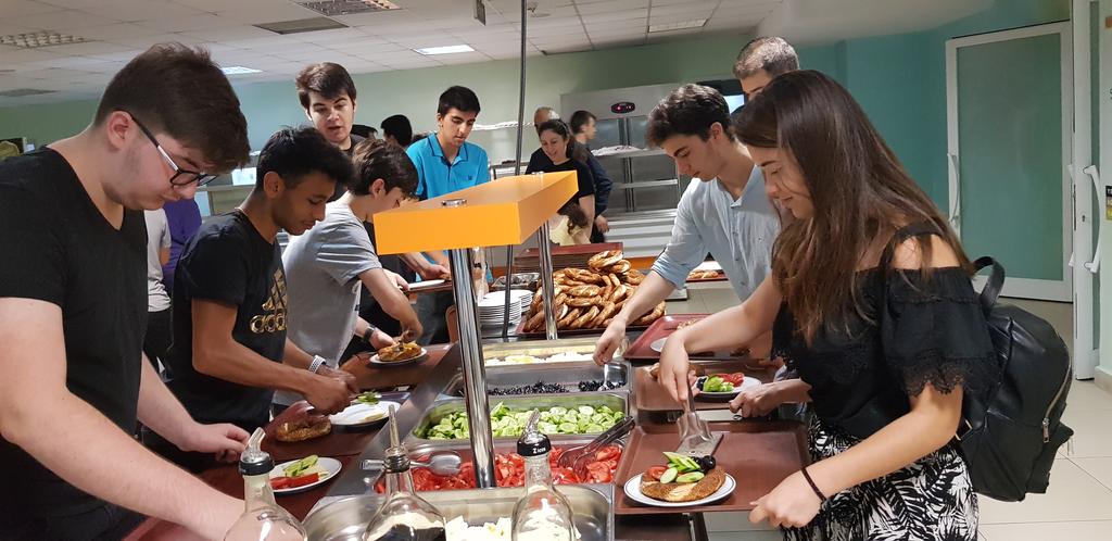 YKS maratonuna başlayan 11. Sınıf öğrencilerimiz ile birlikte motivasyon kahvaltısı gerçekleştirdik haftaya güzel bir başlangıç yaptık. <a href="/aligundgdu34/">Ali GÜNDOĞDU</a> @ekremogretmen <a href="/SibelIzgiman/">Sibel İzgiman</a>