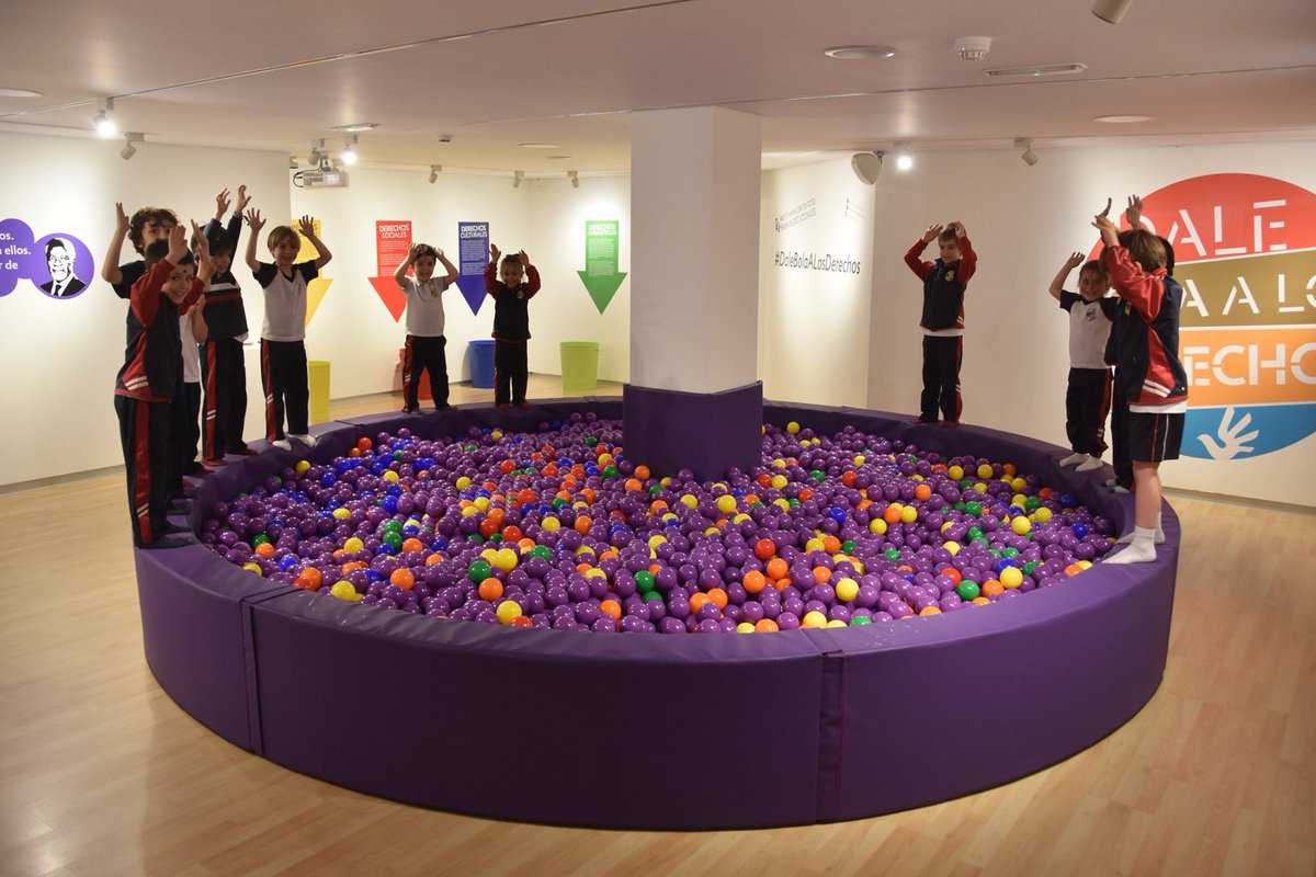 ForoSolidario's tweet image. ¿Y si vienes a descubrir los #DerechosHumanos en una enorme piscina de bolas? Te esperamos en nuestra exposición #DaleBolaALosDerechos de 12:00 a 14:00 y de 19:00 a 21:00

Esta tarde recibimos a @ASAMBURGOS con su programa #Acompáñame y hablamos de Cosmobiología con #RedGFU 📆