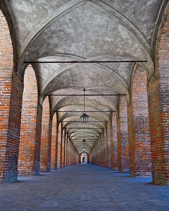 Il Portico sotto la Galleria degli Antichi 1586
.
Sabbioneta
.
.

#sabbioneta #galleriadegliantichi  #lumia950 #nofilters #visitsabbioneta #visitmantua #vivomantova #igmantova #thehub_lombardia #volgomantova #volgolombardia #inlombardia #yallerslombardia… bit.ly/2XVIvDO