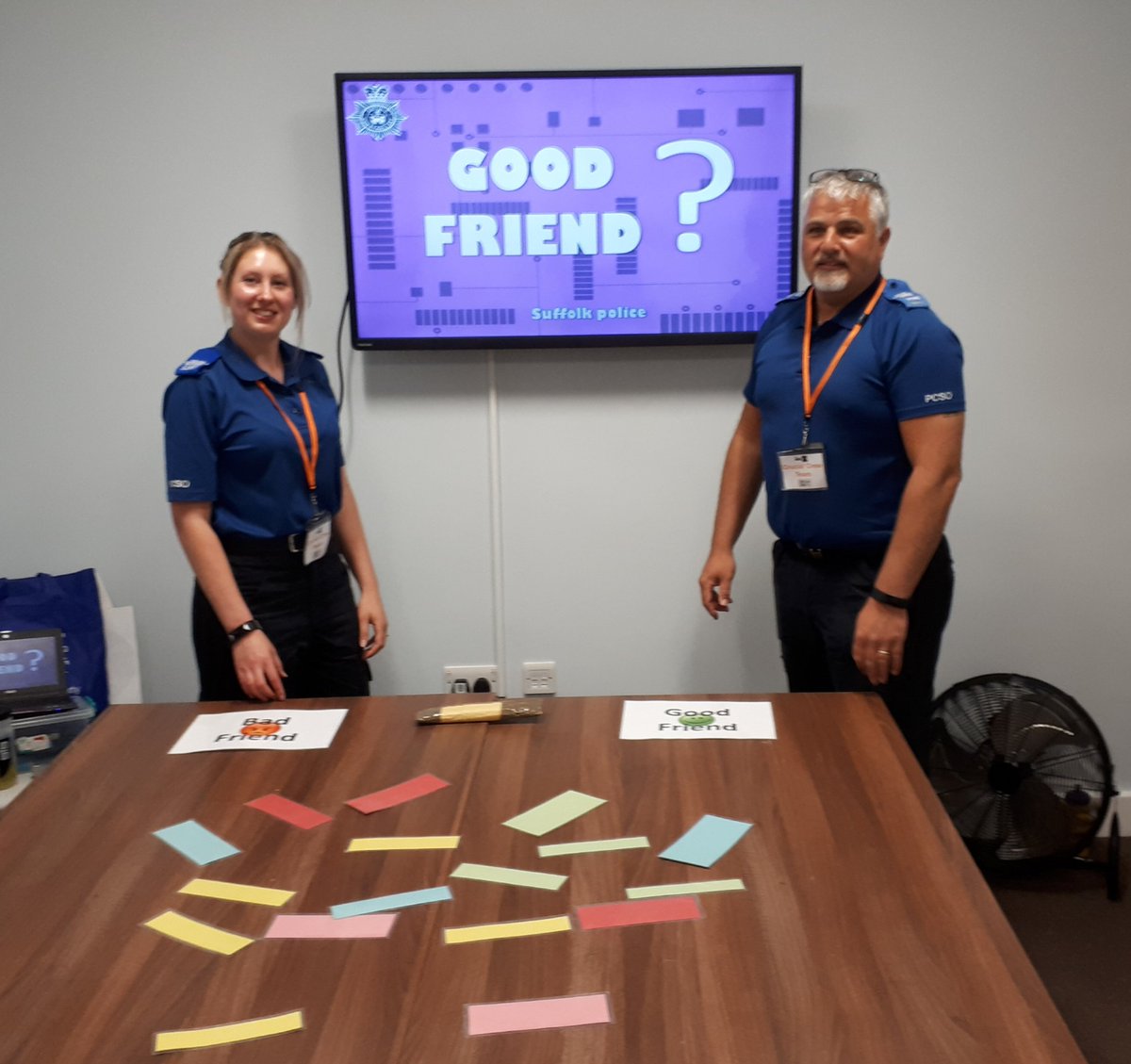 PoliceStow's tweet photo. #stowsnt at #crucialcrew #themix #stowmarket this week talking about gangs/good friends, bad friends#1443 https://t.co/BPamAsFqAW