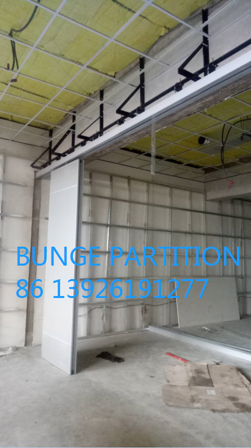 SusanCh08115226's tweet image. Burundi client has finished installing Movable Partition wall in site. They really prefer this soundproof material.Easy to install and operate panels.#slidingpartition #operablewalls #movablewalls #acousticwallpartition