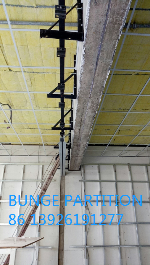 SusanCh08115226's tweet image. Burundi client has finished installing Movable Partition wall in site. They really prefer this soundproof material.Easy to install and operate panels.#slidingpartition #operablewalls #movablewalls #acousticwallpartition