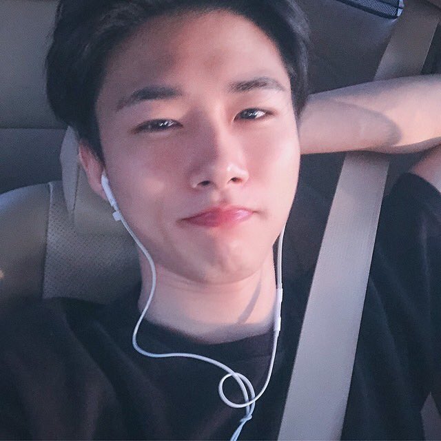 HugsHoonTH's tweet photo. [InstarJihux] 20190617 

🥴

#HugsHoon #ซอจีฮุน #서지훈배우 #徐志焄 #ソジフン #서지훈 #seojihoon #서지훈🖤 #InstaJihux

#NoCaptionNeed
พี่ผมยาวแล้ว 😍 รอดูพี่ผมยาวเกล้าจุกเป็นหนุ่มโชซอนอยู่นะครับ https://t.co/h5C2yjsQep