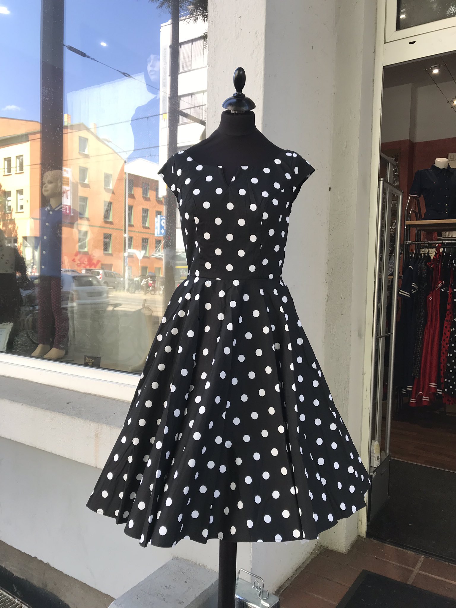 Lucky Rebel On Twitter Punktchen Kleider Gehen Immer Rockabilly Vintage Retro Rostock Ktv Rocknroll Punktchenkleid 