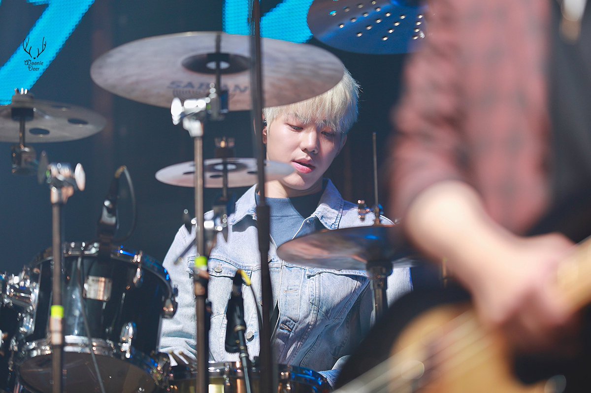 WoonieDeer's tweet photo. 181111 in Minneapolis
@Dw_day6_drummer #DAY6 #데이식스 #Dowoon #도운 #DAY6_Youth https://t.co/fauUytwIj8