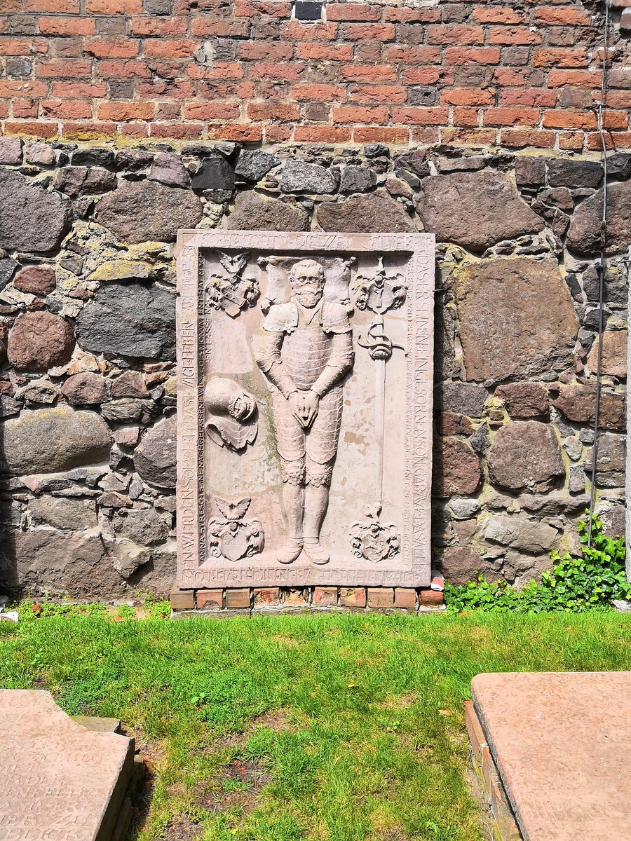 ReaneyWriter's tweet image. Always risky, the one-man wall.