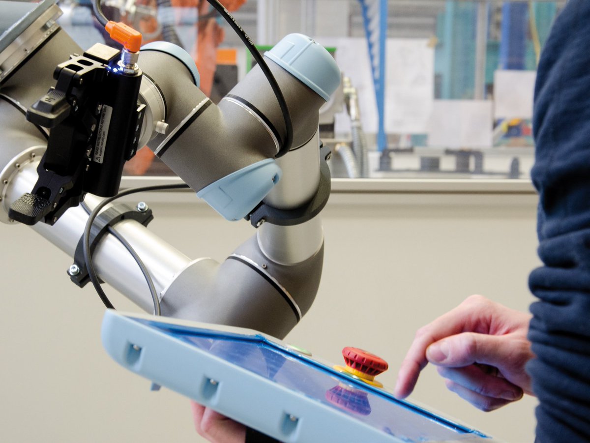 CetimFrance's tweet image. #robotiquecollaborative : la clé de la performance industrielle et du bien-être au travail !
Le 25/06/19 un #RdvDeLaMecanique organisé dans les locaux du Lycée la Découverte à Decazeville revient en détail sur cette technologie. 
@La_FIM @industrie_fut ... cetim.fr/fr/Actualites/…