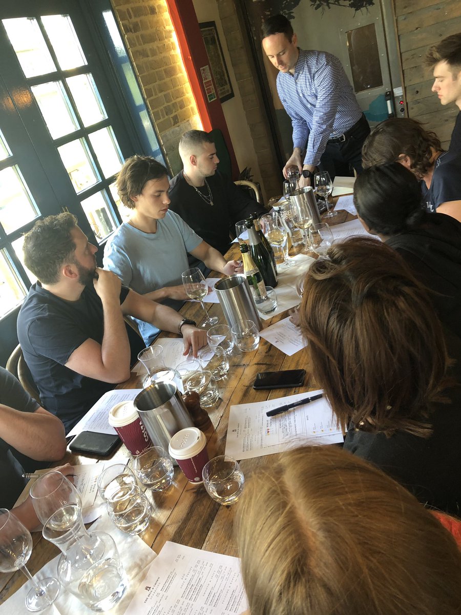 BellAndCrownW4's tweet photo. #winetasting #MondayMotivation #onlyatfullers #greatwines #w4 #chiswick https://t.co/QkZeiUMShL