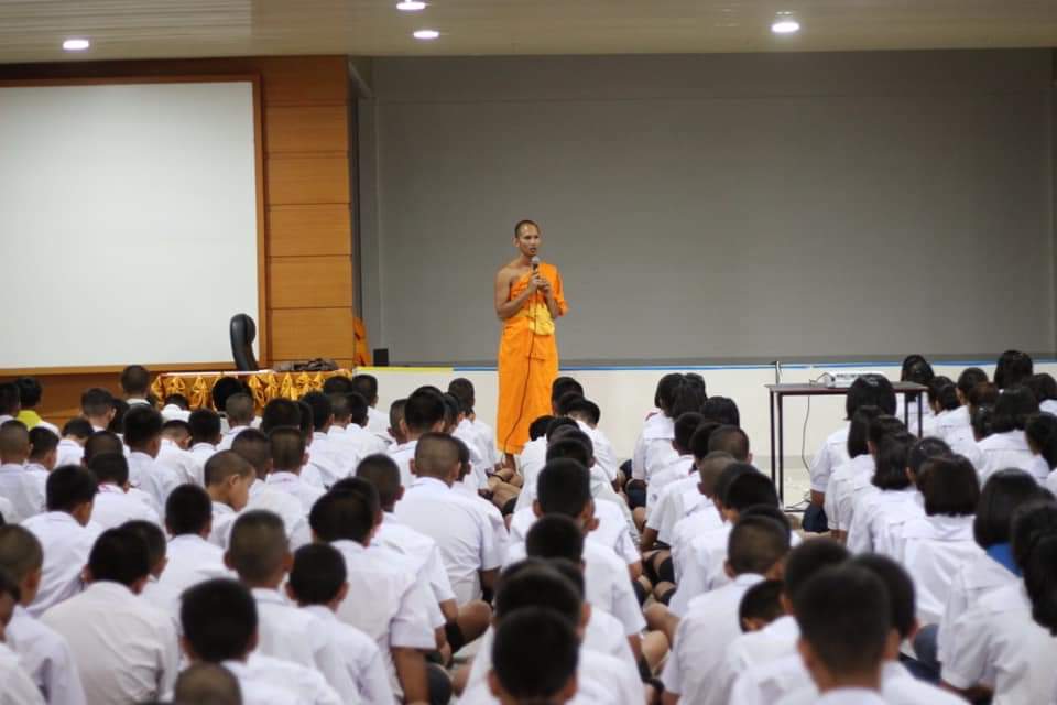 yncibs's tweet photo. 🥁ค่ายคุณธรรมวัยใสฯ เด็กดีกาฬสินธุ์

🙏✨ ศูนย์ปฏิบัติธรรมสวนลำดวนสวรรค์ จ.กาฬสินธุ์ ร่วมกับชมรมพุทธศาสตร์สากลในอุปถัมภ์สมเด็จพระมหารัชมังคลาจารย์ จัดค่ายพัฒนาคุณธรรมจริยธรรม "วัยใส หัวใจธรรมะ" โรงเรียนกมลาไสย จังหวัดกาฬสินธุ์ ประจำปีการศึกษา 2562
#เก่งและดี 
#เด็กกาฬสินธุ์ https://t.co/E8gHanyHjm