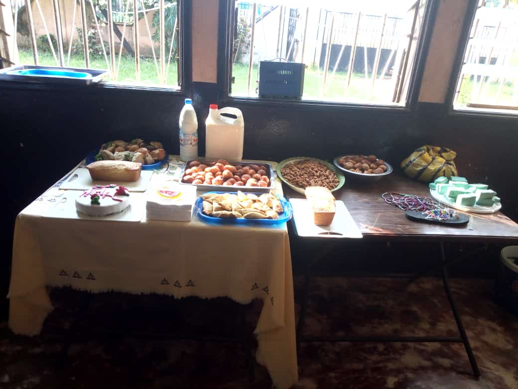 KumbaNet's tweet image. Day 4 activities 15/06/2019 #empowering_youths
Baking of pastries
Fondant Icing
Award of certificates
Closing remark of end of workshop
@netimpact @MbotijiEric @GlobalGiving @youthsdgssummit @SDGaction @UN @UNDP @giveforms @AgborNkonghoF @VolunteerMatch