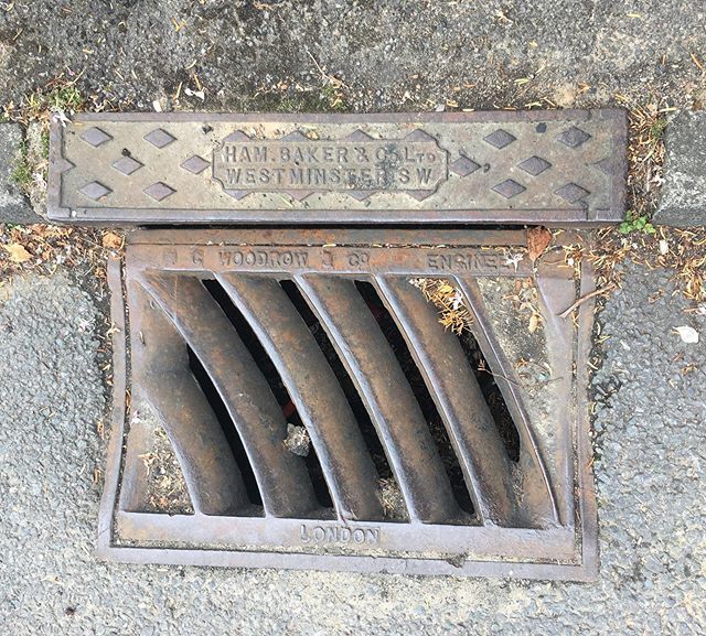 Beautiful draincover ❤️ #history #draincover #manholecover #ihavethisthingwithmanholecovers #hambakerandco #gwoodrowandco #nofilter bit.ly/2Y1nAz2