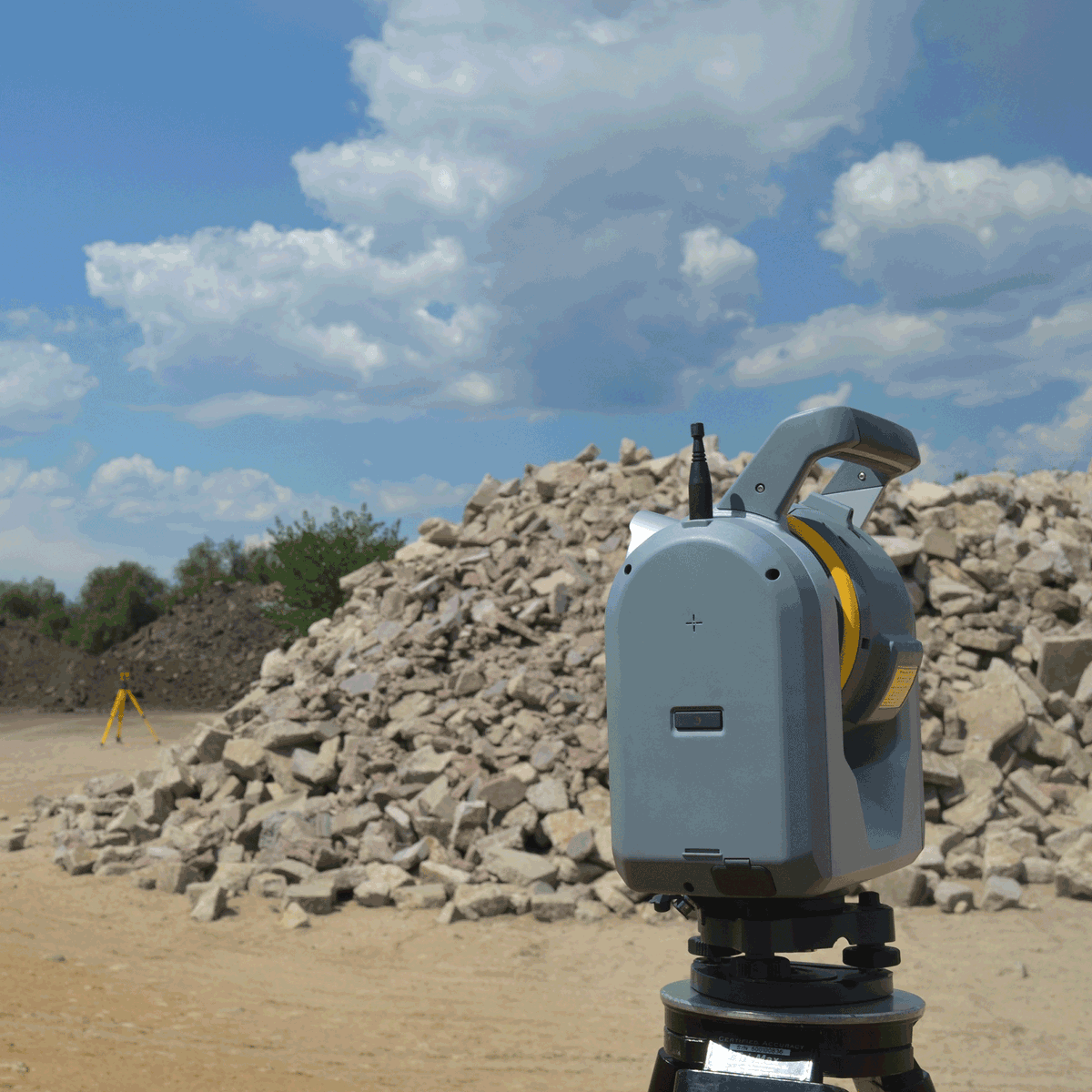 AllTerra_India's tweet photo. With #TrimbleSX10 Total Station deliver rough volumes directly in the field for volumetric #surveys & in the office, use scan data with Trimble Business Center’s powerful tools to deliver most accurate volumetric measurements.
#AllTerra #Geospatial #LandSurvey https://t.co/0KqibQJNFJ
