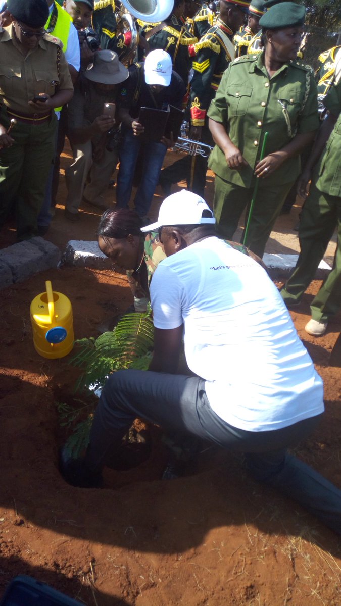 YoungEnvironme1's tweet photo. Let's grow the future together
@NemaKenya 
@victorhenu 
@rhoda2060 
#2019WDCD 
#WDCD2019Ke https://t.co/IJBhIAsKXV