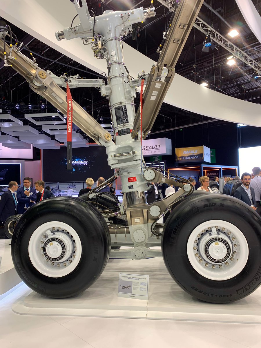 BradKTEC's tweet photo. Proud to see @OwenElectric member @SafranLandingS on display at the @salondubourget #KYProud #KYinParis #PAS19 @KyTouchstone @kyaerospace @ThinkKentucky https://t.co/Kj5wH9PN0a
