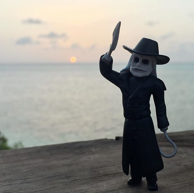 toytalkguys's tweet photo. If you ever wondered what #blade looked like in #antigua
#puppetmasters #puppetmasterblade #puppetmastermovies #charlesband #fullmoon #fullmoonfeatures #toys #actionfigure #pvcfigure #toycollections #horror #videozone https://t.co/bD3AnR85S5