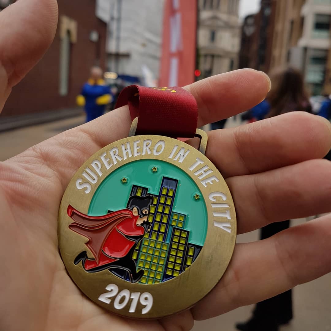 RobinPlowman's tweet photo. It's #MedalMonday and #TeamSpinal were out last week for @superheroincity.....many of us running it in preperation for @berlinmarathon🏅
#superherointhecity #runchat #ukrunchat #runberlin #Everybodysrace #berlinmarathon #bmwberlinmarathon #berlin42 #berlinlegend #berlinrunners https://t.co/8DGdvNtrD6