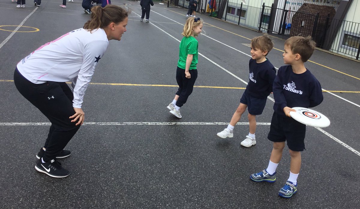 thomassclapham's tweet image. Reception had a fantastic coaching session in their Games lesson from the Ultimate Frisbee Team @sycultimate #curiosity #collaboration