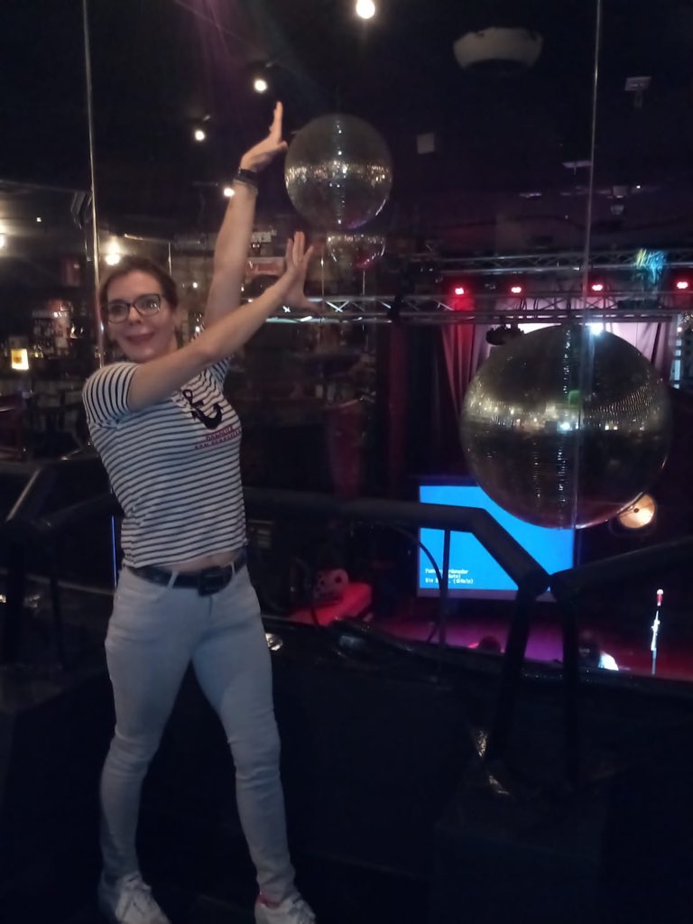 Donostilandia's tweet image. Que bien lo pasamos con @_cocodoc en The Garage con LIGAR EN TIEMPOS REVUELTOS. #cocodocpsicología #tegaragegasteiz #cushapisha #ligarentiemposrevueltos