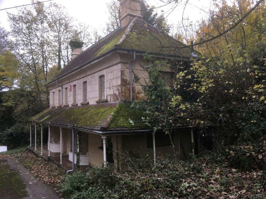 A spectacular 100% success rate for #Auction #House <a href="/symsam/">symsam</a> in #Dorset last week. #Lots were selling well over their #guide prices - including this former #gatehouse, guided at £75K but selling for £176k! Enter a #property into their next sale on 25/7: bit.ly/2Mgf3Xb.