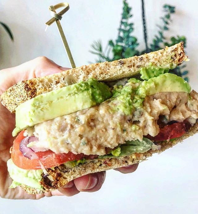 seedFW's tweet image. The “No Tuna Sandwich” at @holivegankitchen make Monday’s worth it! 🥑🥪🐠 And did you hear the news 📰 they are opening a location in MiMo🙌✨#supportlocalmiami #farmtotqble #veganeats #plantbased