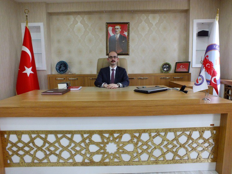 İçişleri Bakanlığı Personel Genel Müdürlüğünün 30.05.2019 tarihli Onayı ile İlçemiz Kaymakamlığına atanan Ahmet Fatih SUNGUR, İlçemizdeki görevine 10.06.2019 tarihinde başlamıştır.