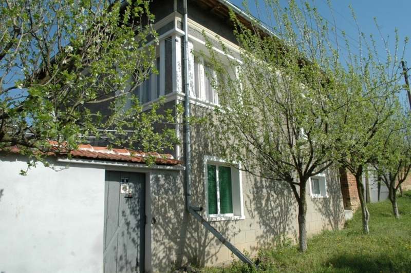 CheapBGproperty's tweet photo. House (200sqm) in Bistrentsi - https://t.co/izRZNaqz84 #bistrentsi #cheapbgproperties #bulgarianproperties #bulgaria #propertyabroad #realestate #villageproperties #Болгария #gayrimenkul #bulgaristan https://t.co/QGcrcDxEnL